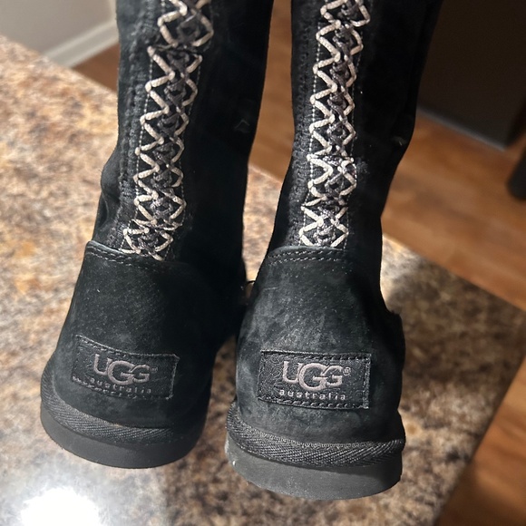 Uggs - Picture 1 of 2